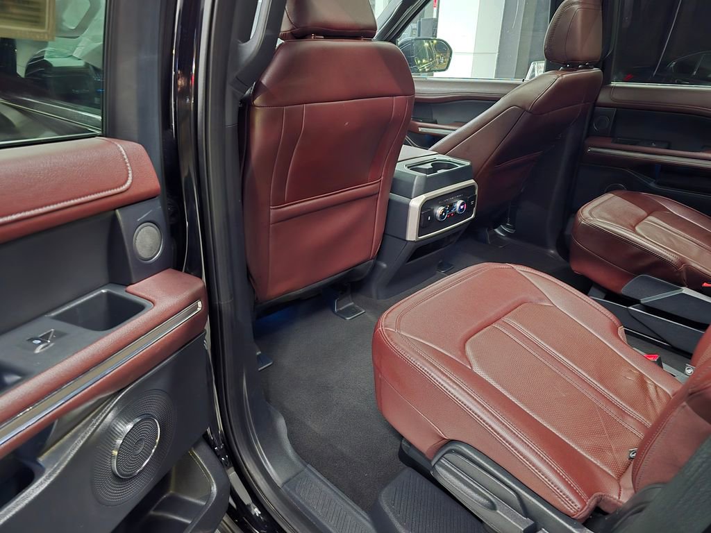Used 2024 Ford Expedition Limited image 33