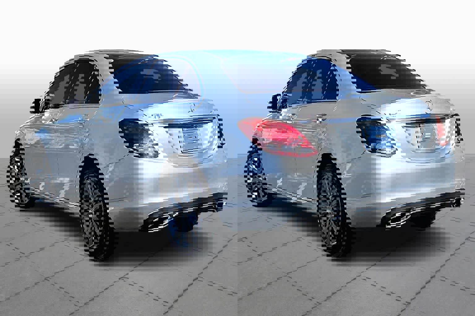 Used 2015 Mercedes-Benz C 300 4MATIC Sedan image 11