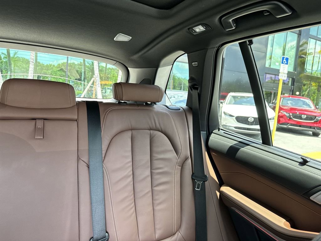 Used 2019 BMW X5 xDrive50i w/ M Sport Package AWD/4WD image 19