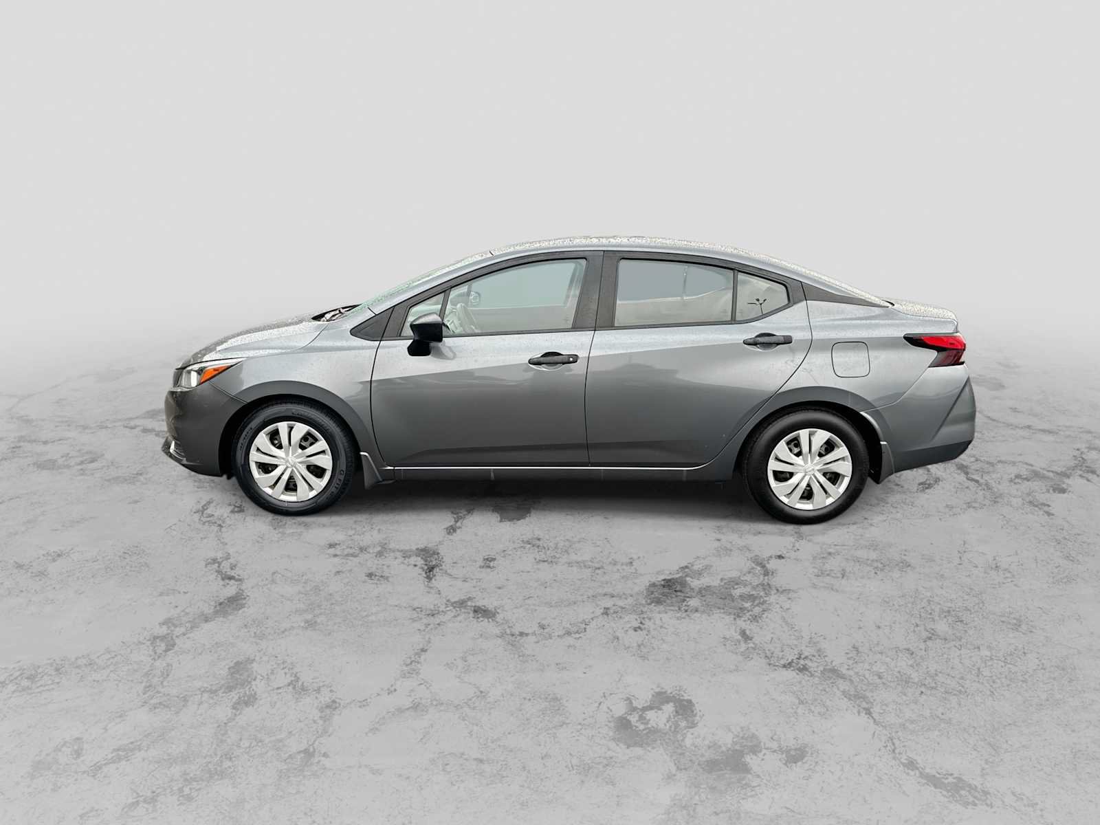 Used 2020 Nissan Versa S FWD image 5