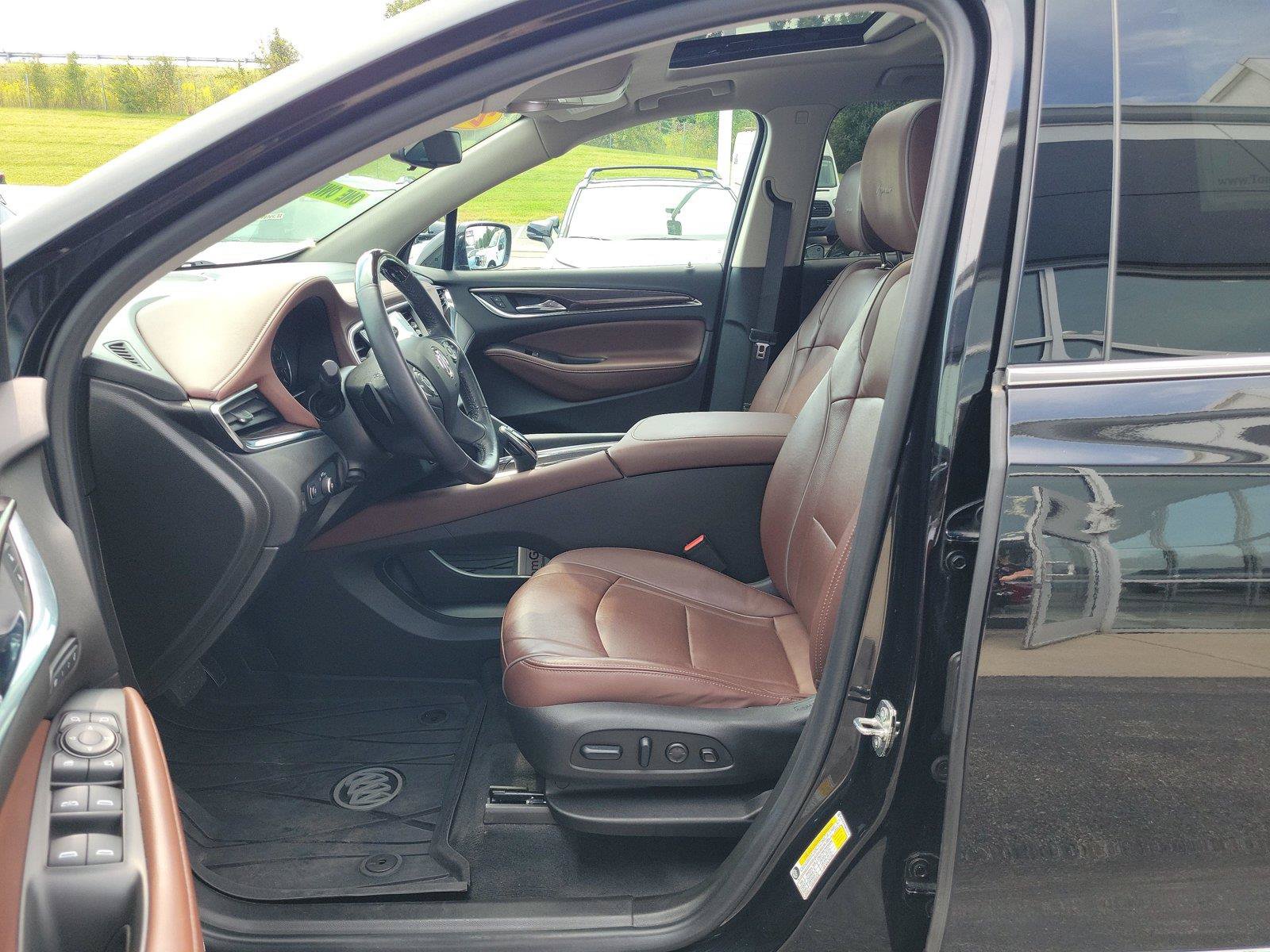 Used 2021 Buick Enclave Avenir w/ Avenir Technology Package AWD/4WD image 16