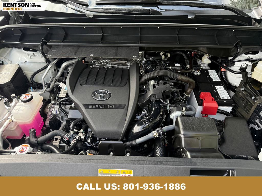 Used 2025 Toyota Highlander XLE image 43