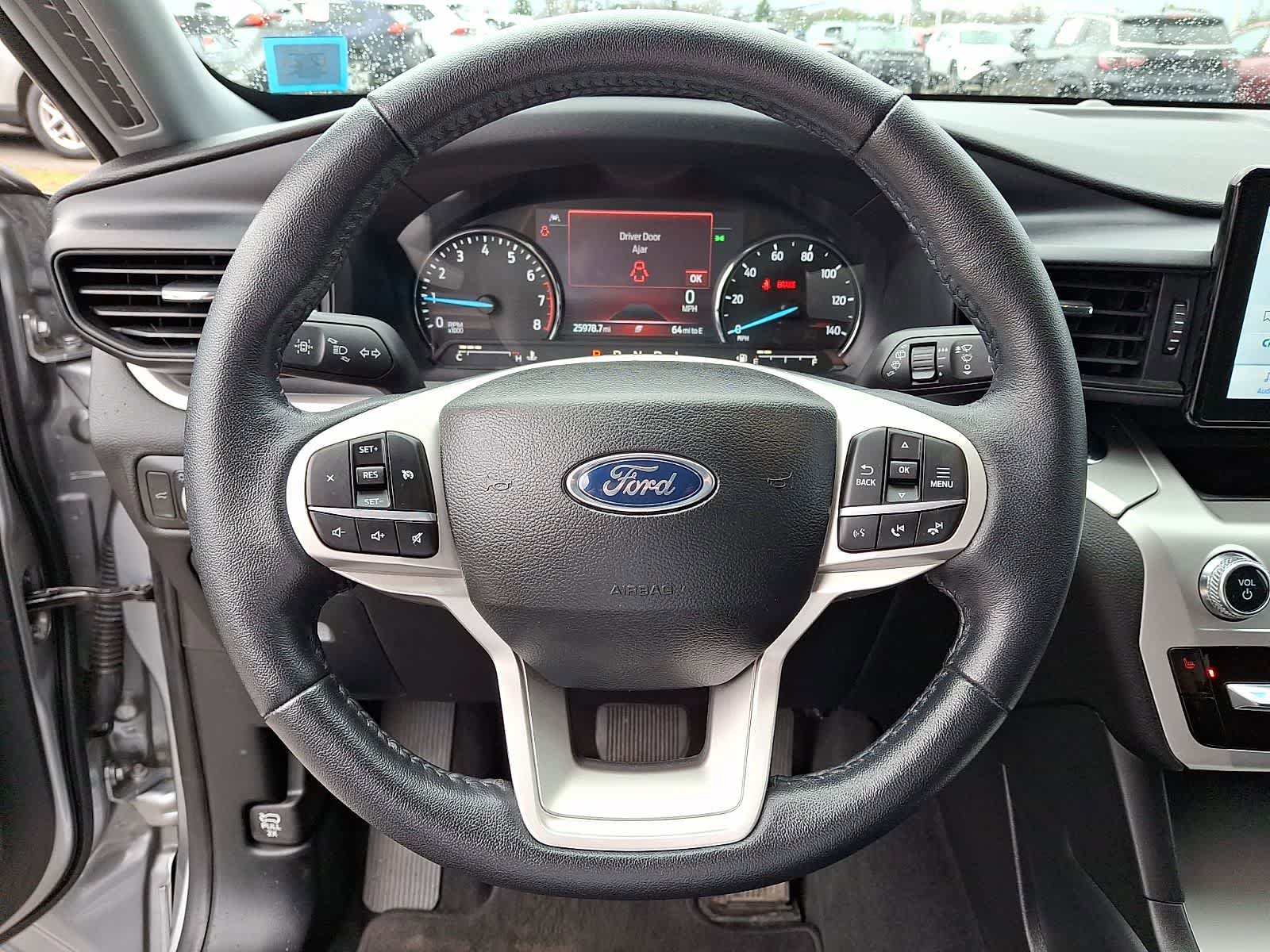 Used 2022 Ford Explorer XLT AWD/4WD image 18