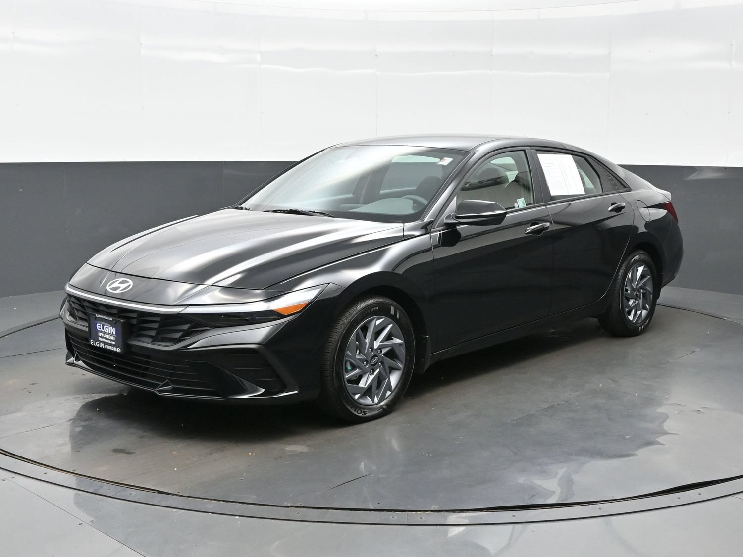 Certified 2026 Hyundai Elantra Hybrid FWD image 2
