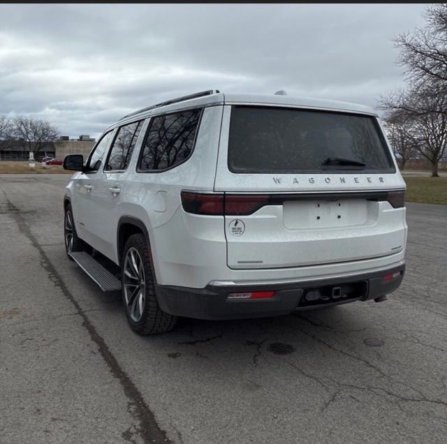 Used 2022 Jeep Wagoneer Series III w/ Premium Group I image 3