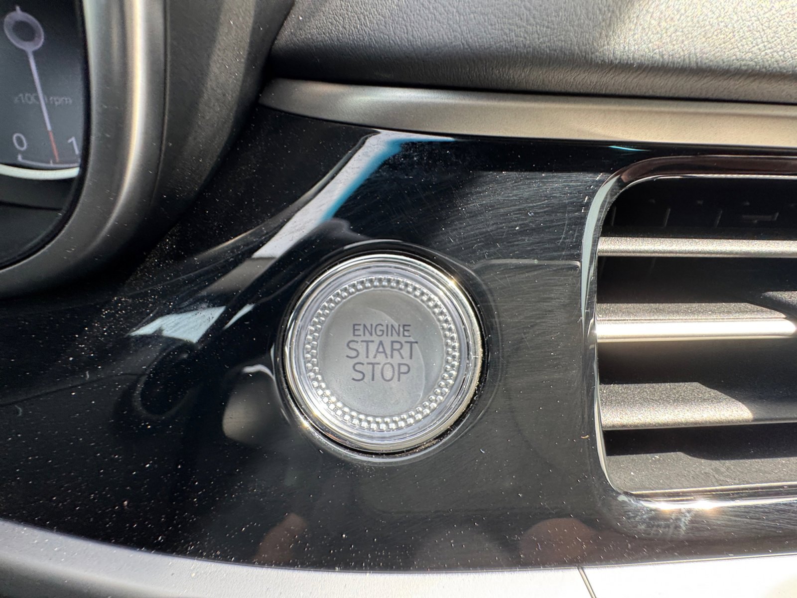 Used 2024 Genesis G70 3.3T Advanced image 30