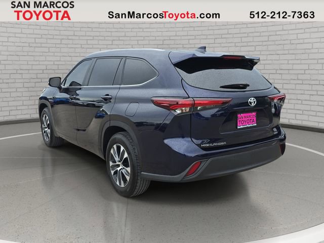 Used 2025 Toyota Highlander XLE image 7