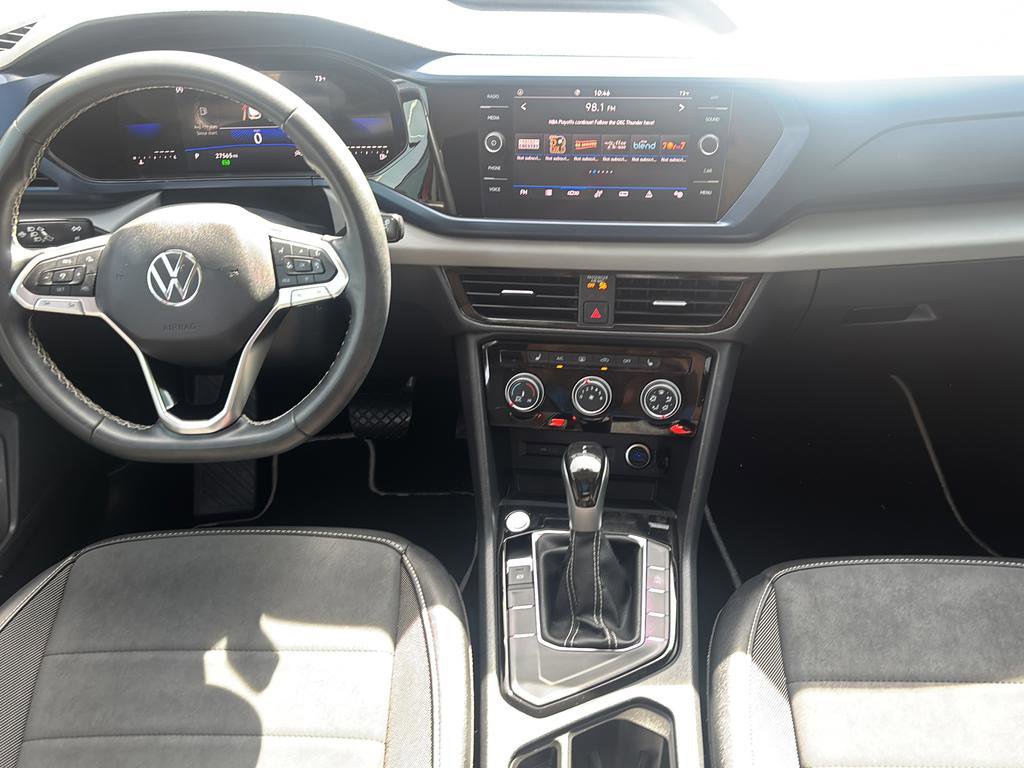 Used 2023 Volkswagen Taos SE FWD image 17
