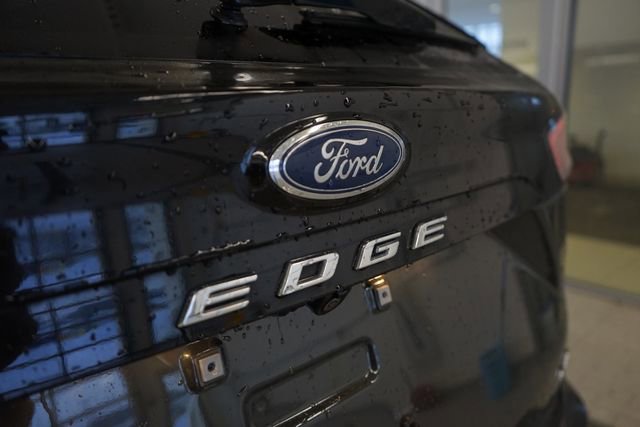 Certified 2022 Ford Edge SE image 13