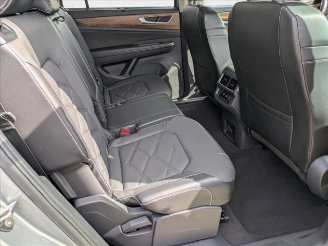 Used 2024 Volkswagen Atlas SE image 19