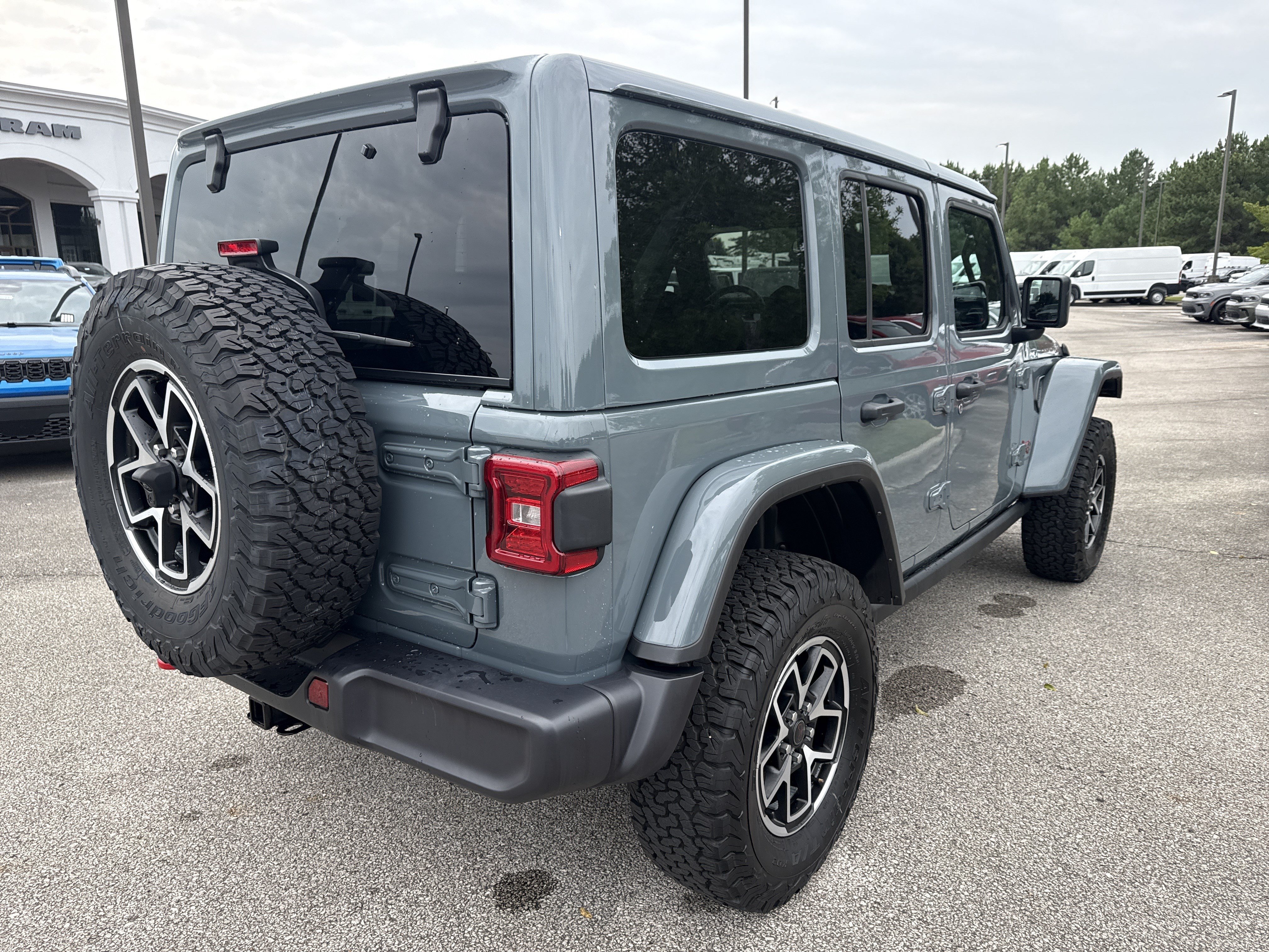 Used 2026 Jeep Wrangler Unlimited Rubicon AWD/4WD image 7