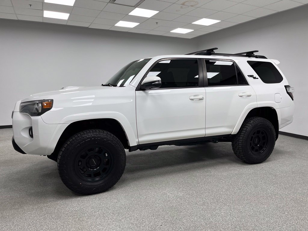 Used 2022 Toyota 4Runner TRD Off-Road Premium AWD/4WD image 6