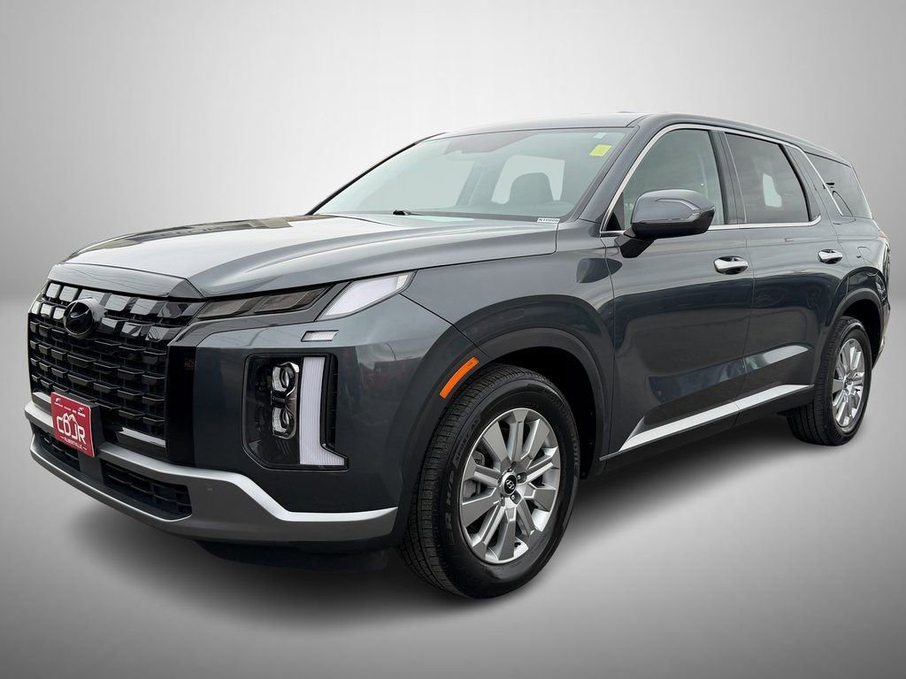 Used 2023 Hyundai Palisade SE image 2