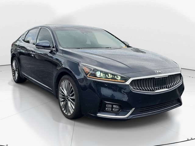 Used 2017 Kia Cadenza Limited FWD image 1