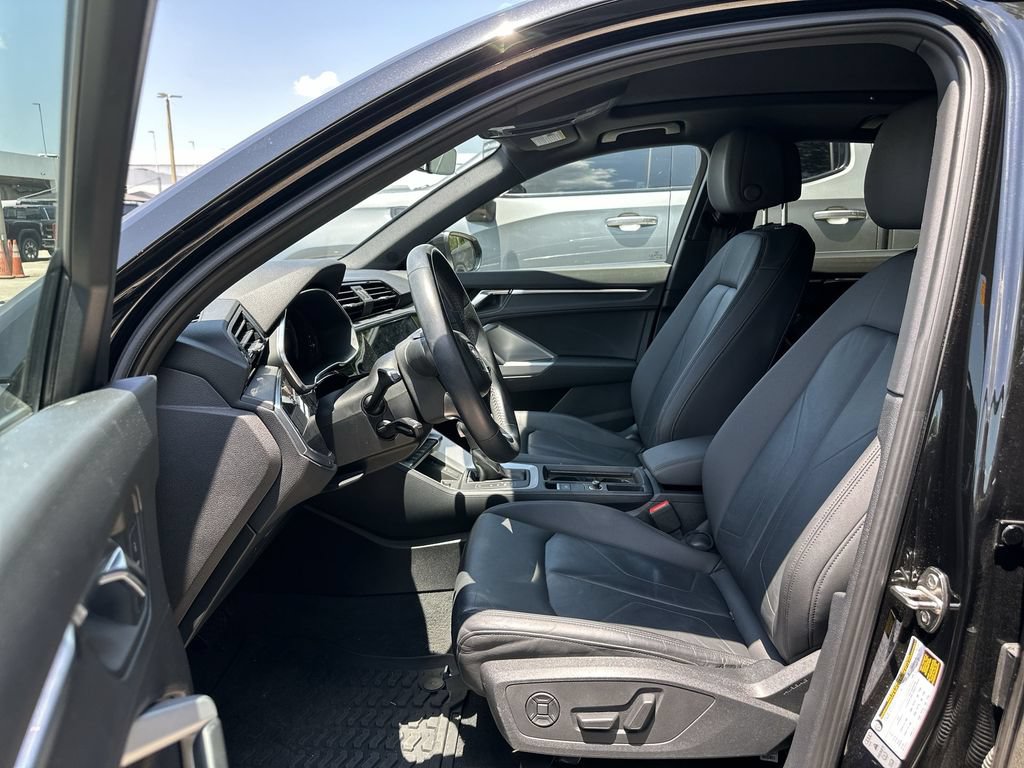Used 2020 Audi Q3 2.0T Premium Plus AWD/4WD image 2