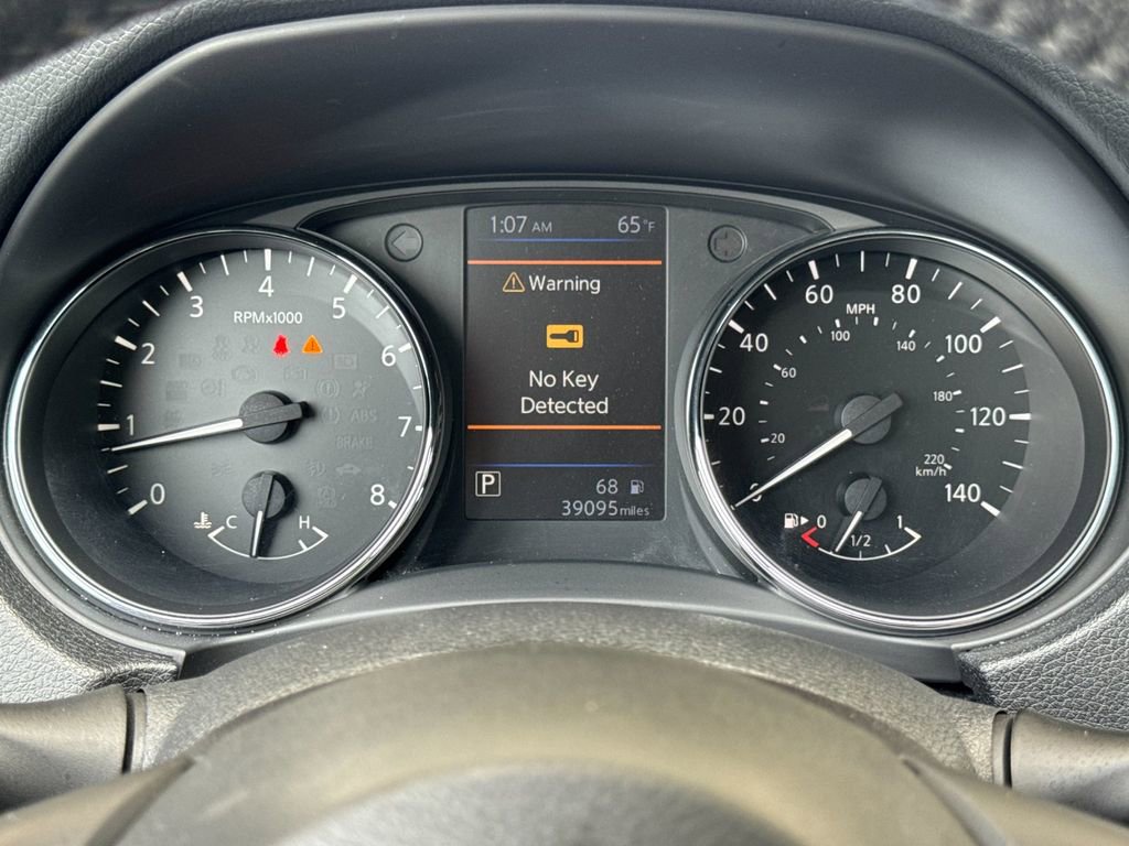 Used 2020 Nissan Rogue SV FWD image 23