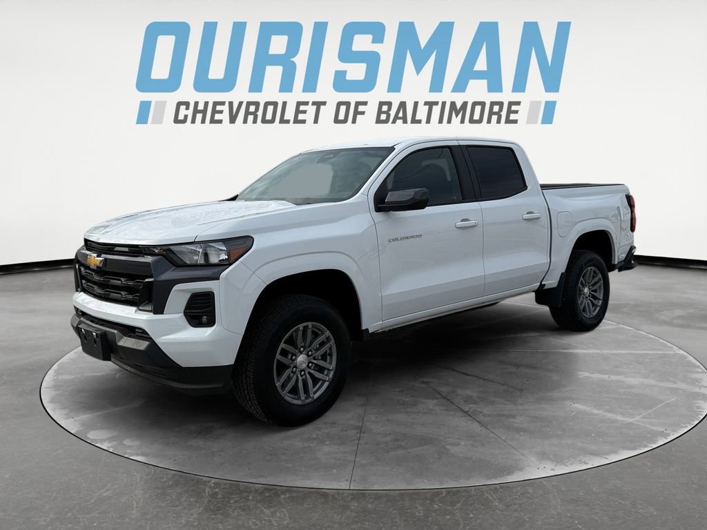 Used 2024 Chevrolet Colorado LT w/ LT Convenience Package image 2