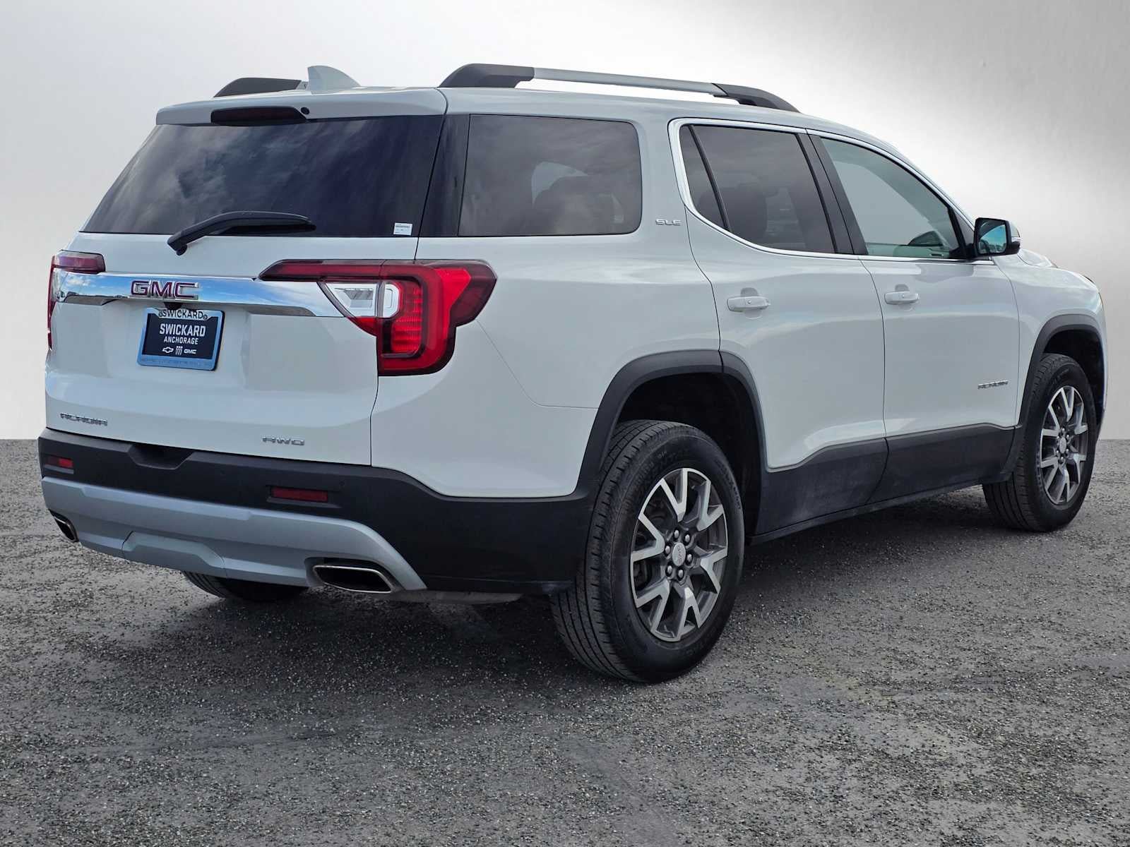 Used 2022 GMC Acadia SLE w/ Driver Convenience Package AWD/4WD image 3