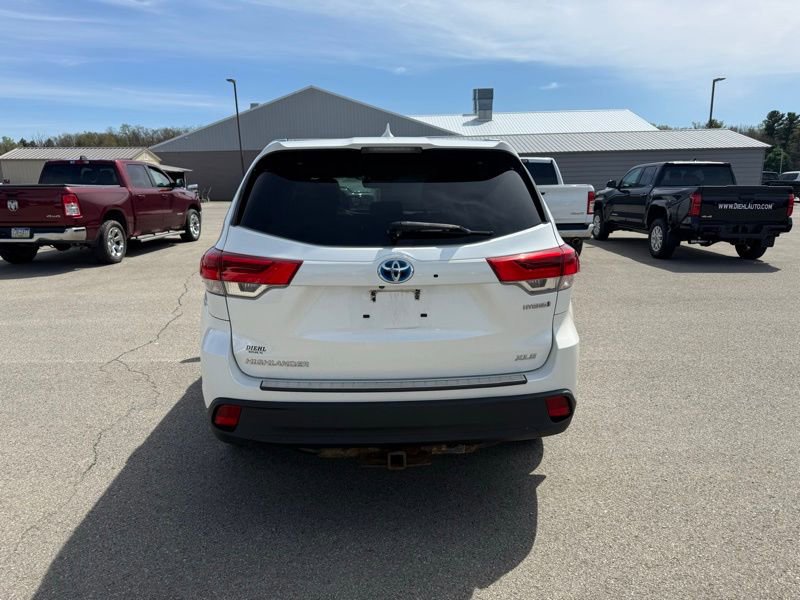 Used 2017 Toyota Highlander XLE AWD/4WD image 7