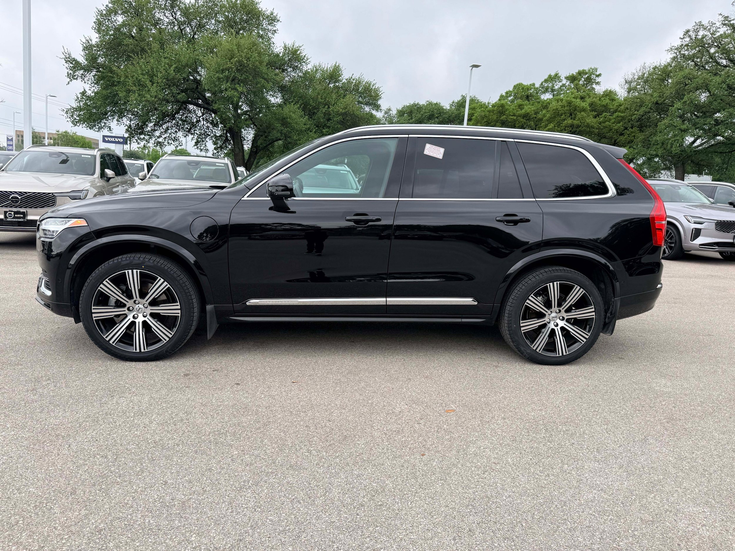 Certified 2023 Volvo XC90 T8 Plus AWD/4WD image 3