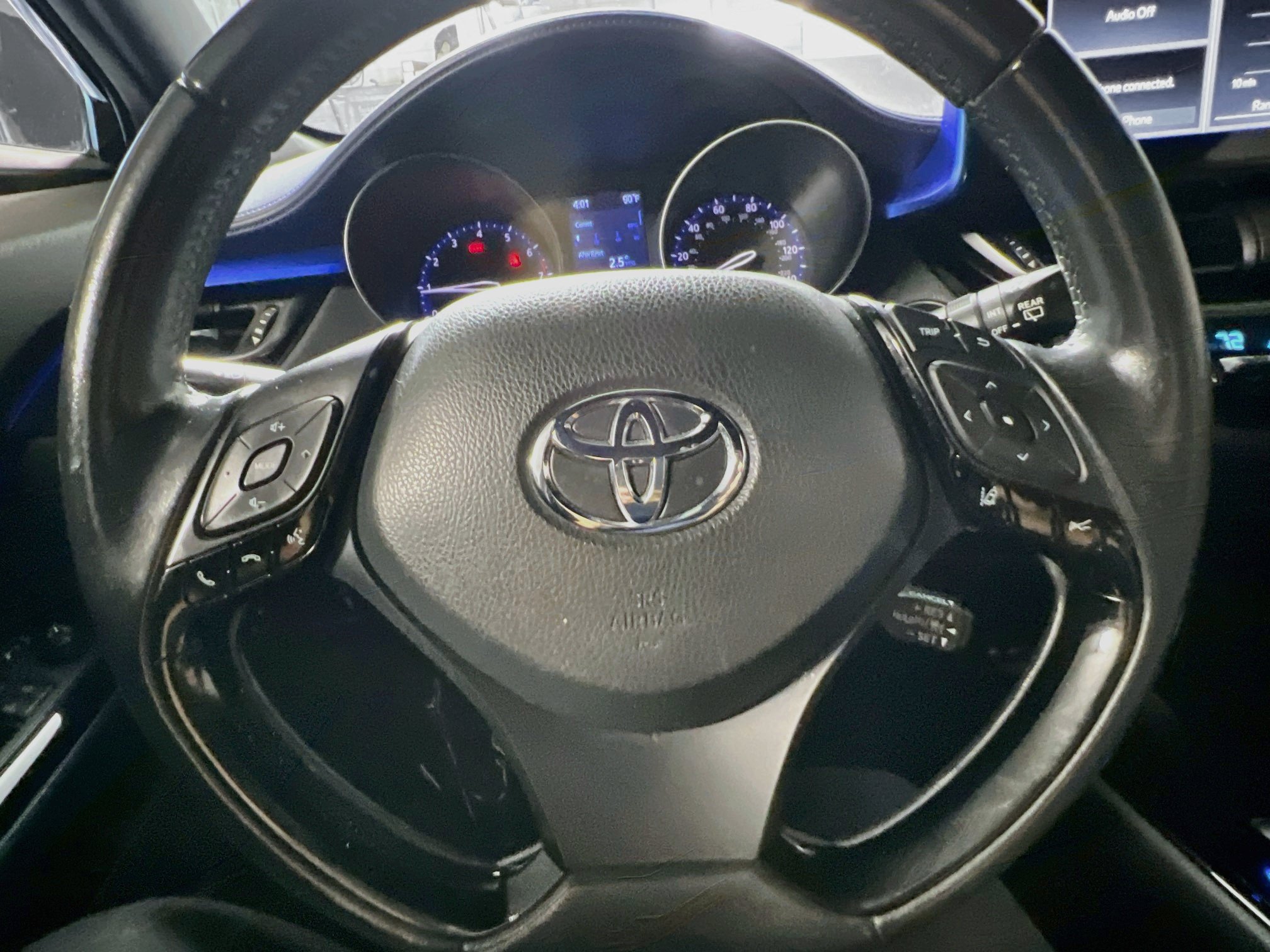 Used 2020 Toyota C-HR XLE FWD image 18