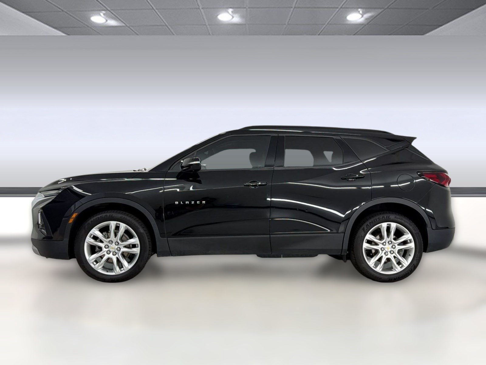 Used 2022 Chevrolet Blazer LT w/ Sound & Technology Package FWD image 2