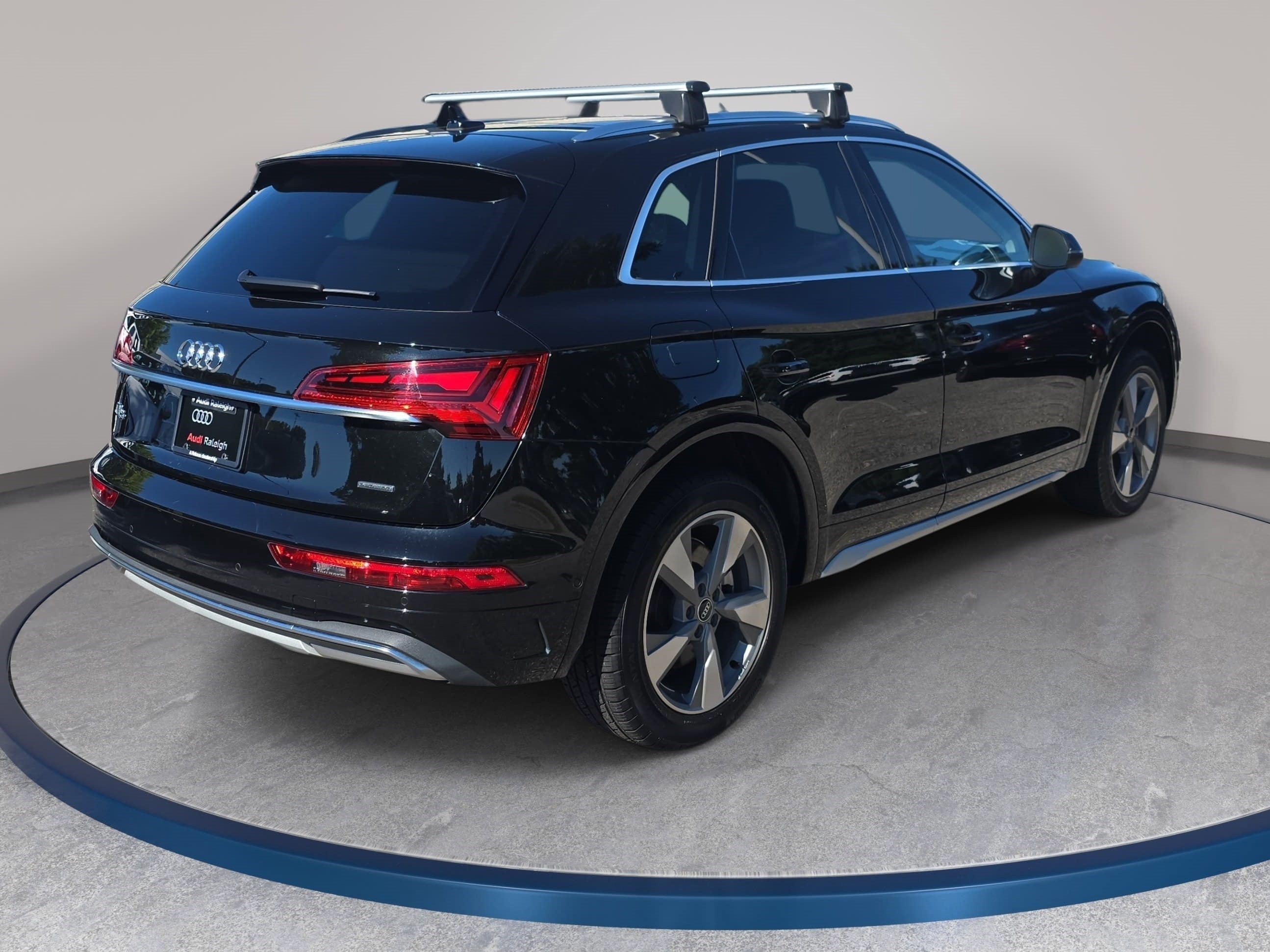 Used 2023 Audi Q5 Prestige w/ Prestige Package AWD/4WD image 6