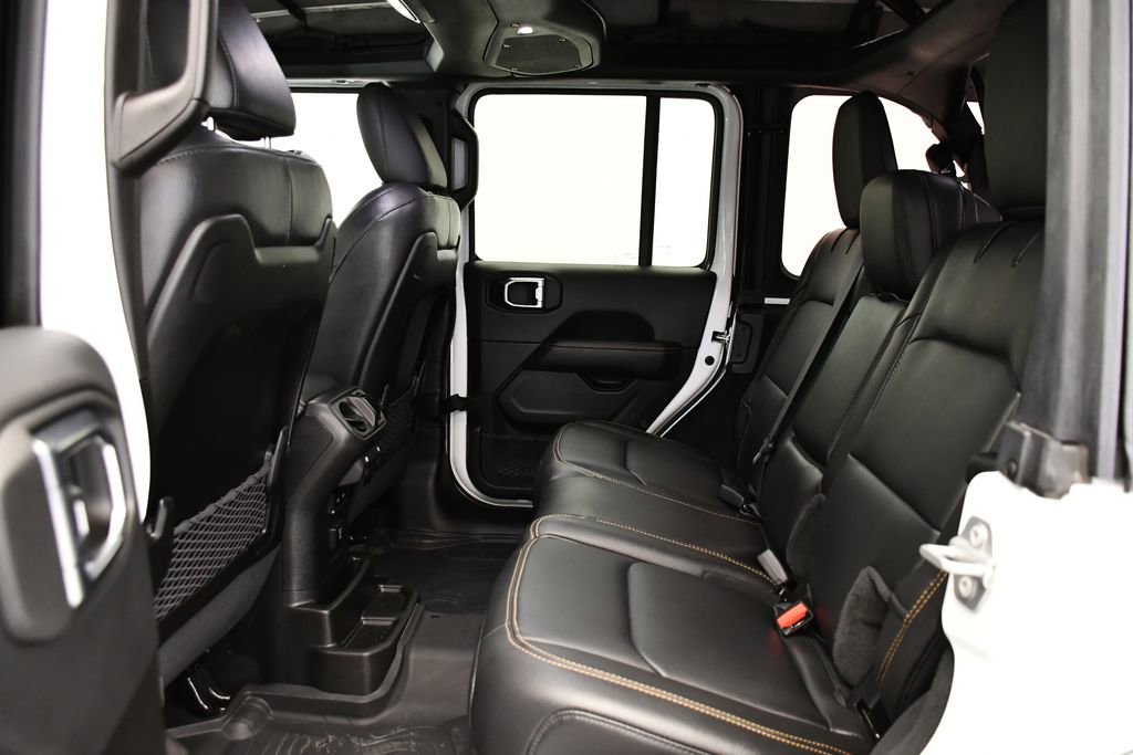 Used 2025 Jeep Wrangler Sahara image 38