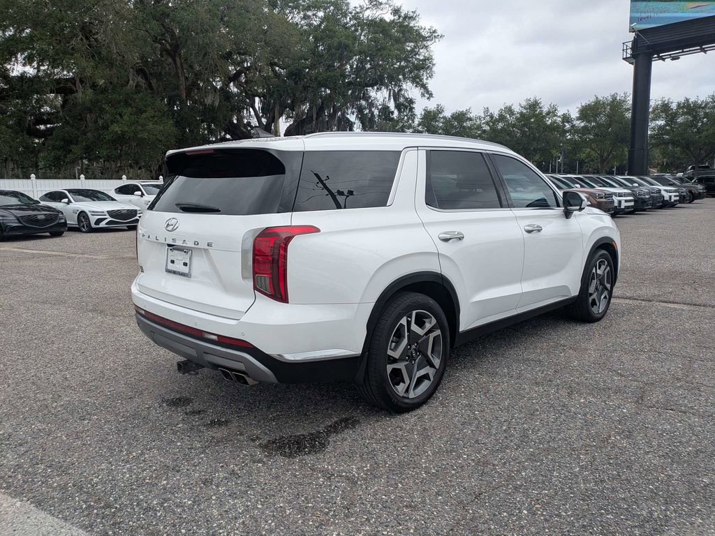 Used 2024 Hyundai Palisade Limited FWD image 3
