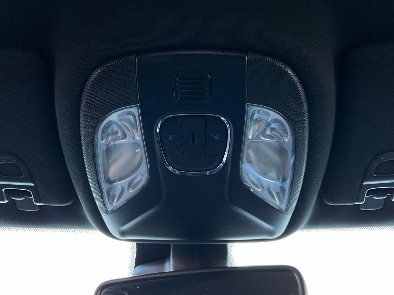 Used 2025 Jeep Compass Trailhawk image 16