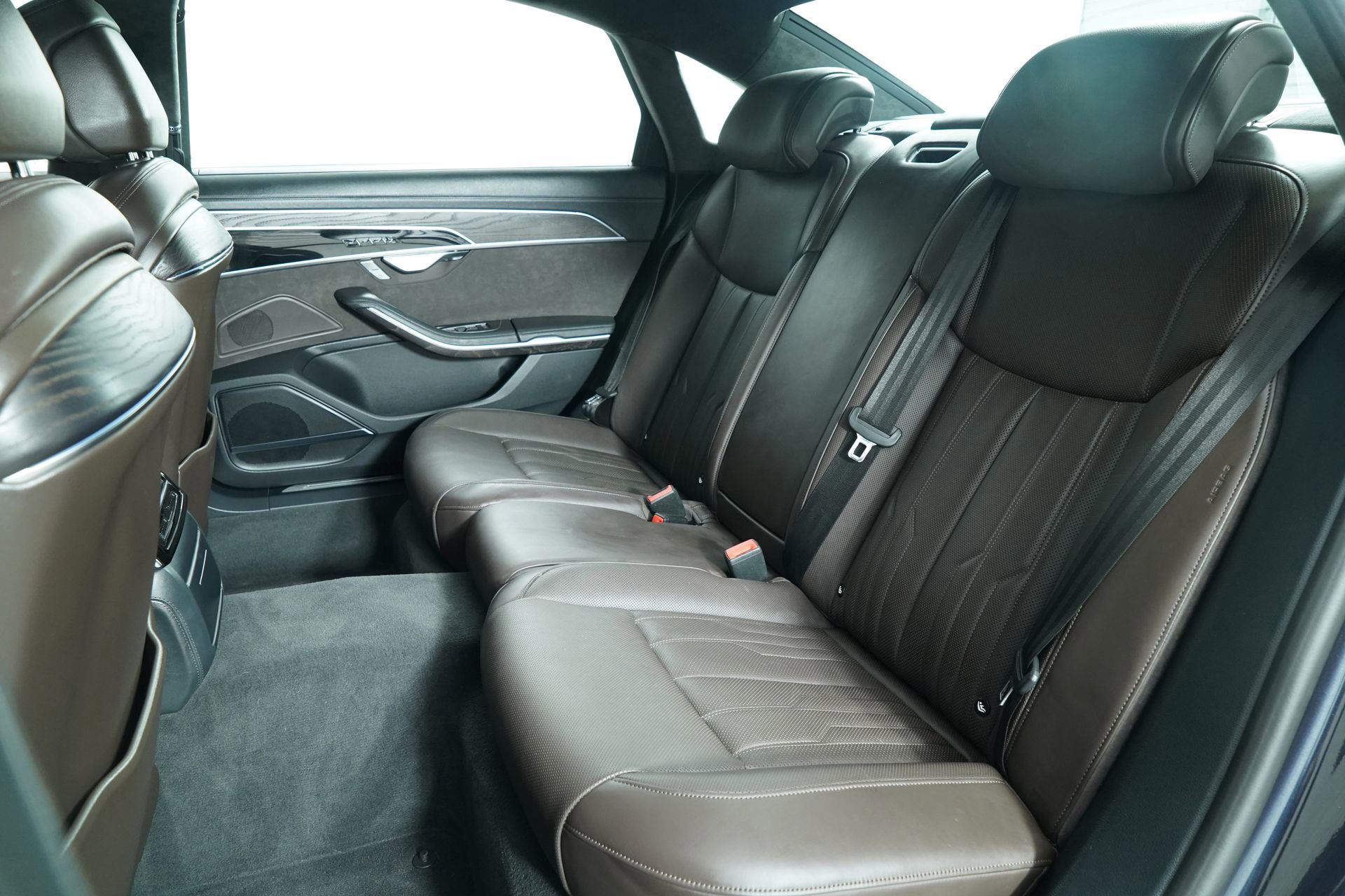 Used 2021 Audi A8 L 4.0T image 28