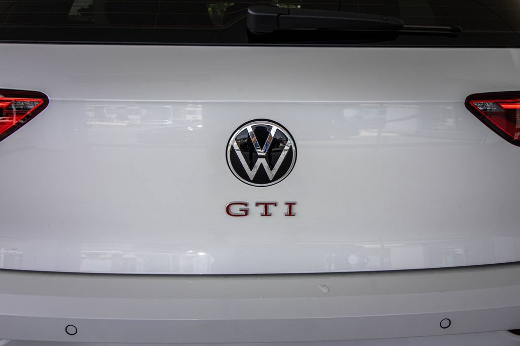 Used 2025 Volkswagen GTI SE FWD image 16