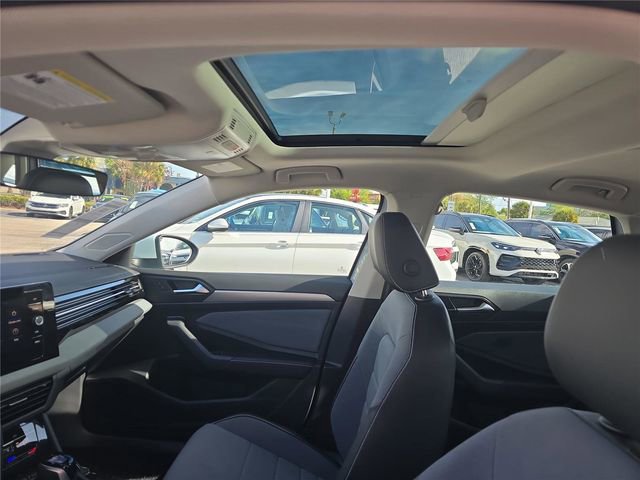 New 2026 Volkswagen Jetta SE FWD image 25