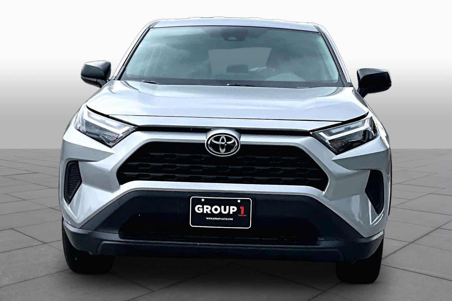 Used 2023 Toyota RAV4 LE AWD/4WD image 4