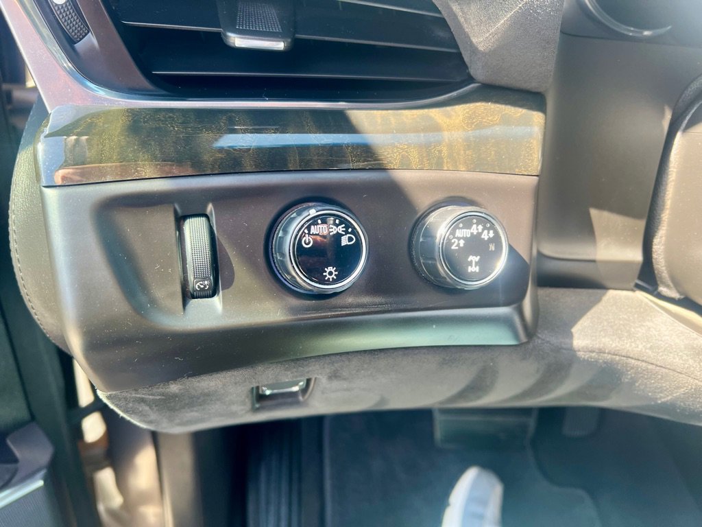 Used 2017 Cadillac Escalade ESV Platinum image 30