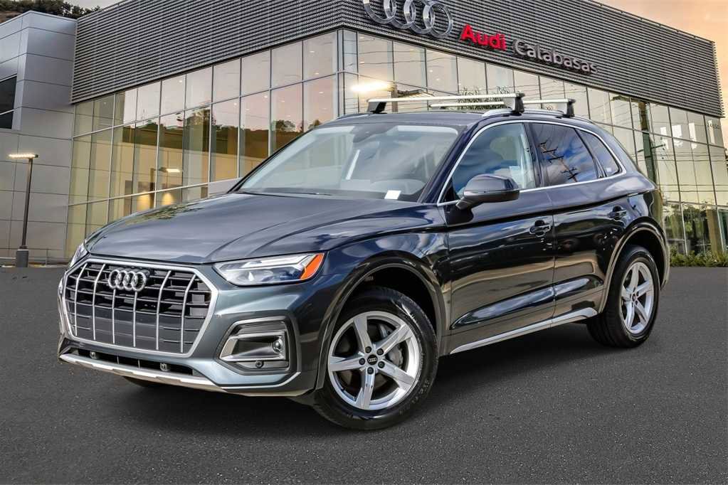 Used 2023 Audi Q5 2.0T Premium w/ Convenience Package image 1