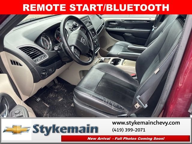 Used 2017 Dodge Grand Caravan SXT image 3