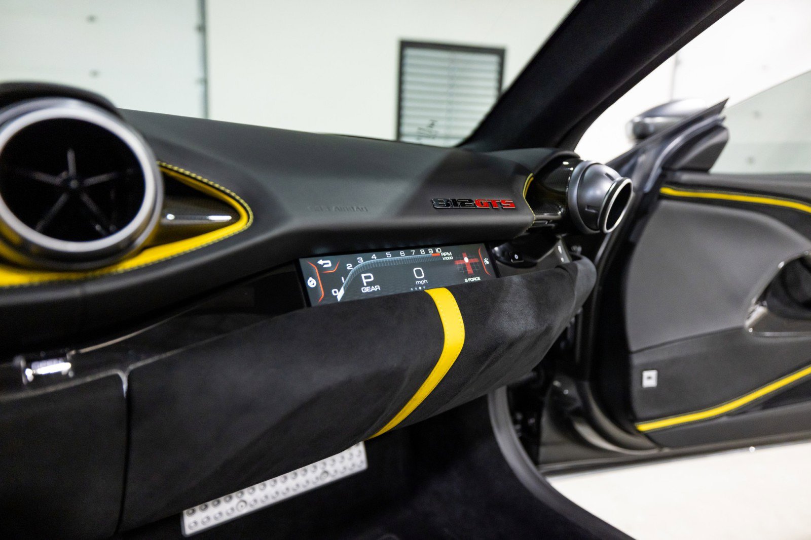 Used 2023 Ferrari 812 GTS image 63