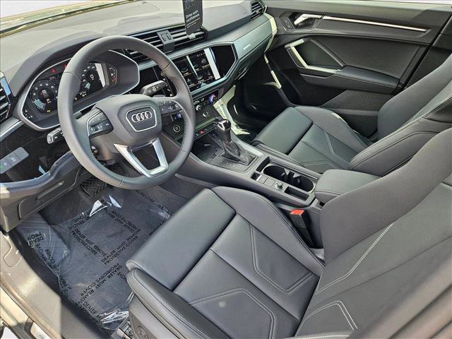 New 2025 Audi Q3 2.0T Premium image 3