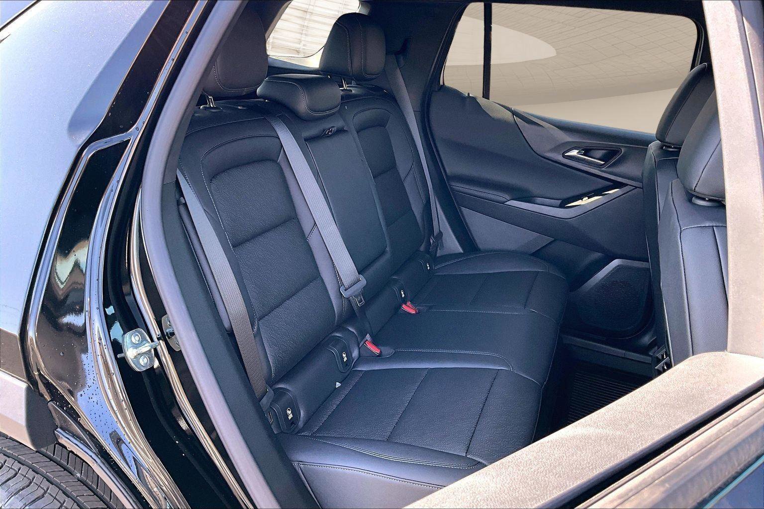 New 2026 Chevrolet Equinox LT w/ Convenience Package II image 11