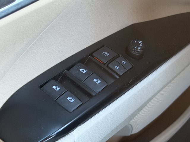 Certified 2019 Toyota Camry LE FWD image 32