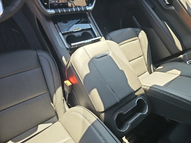 New 2026 GMC Yukon XL Denali w/ Sun & Power Step Package AWD/4WD image 27