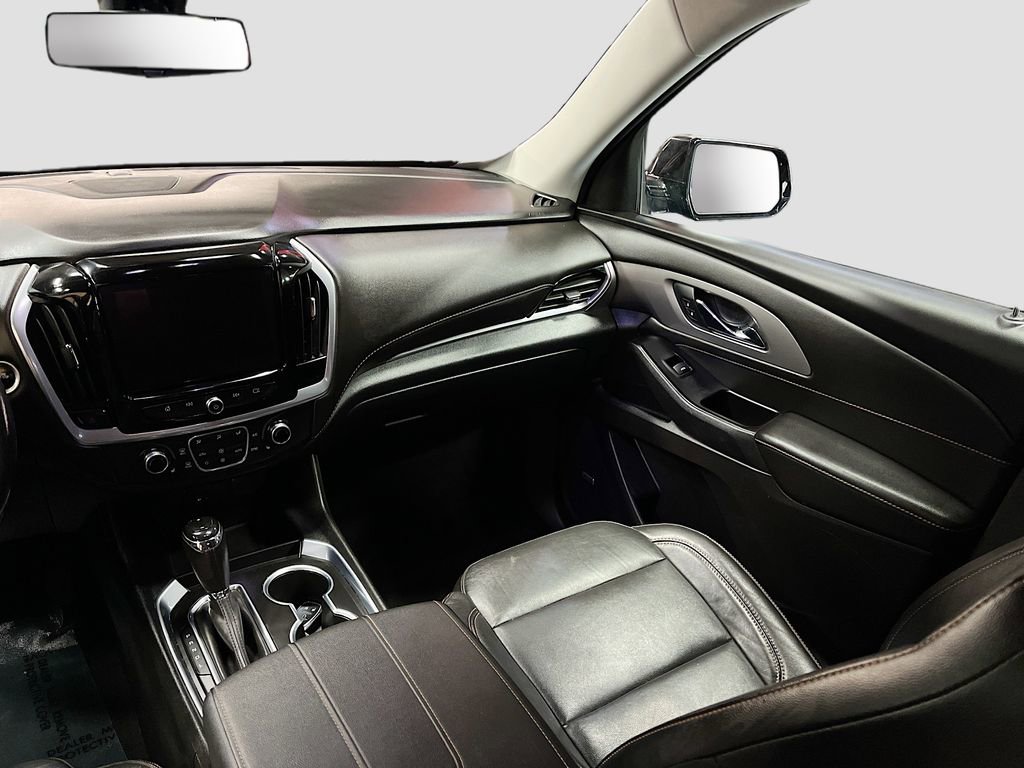 Used 2019 Chevrolet Traverse LT w/ LT Premium Package AWD/4WD image 24