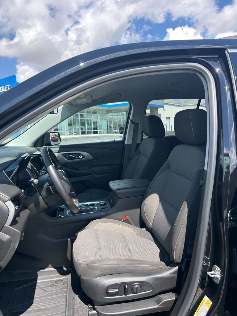 Used 2020 Chevrolet Traverse LT FWD image 30