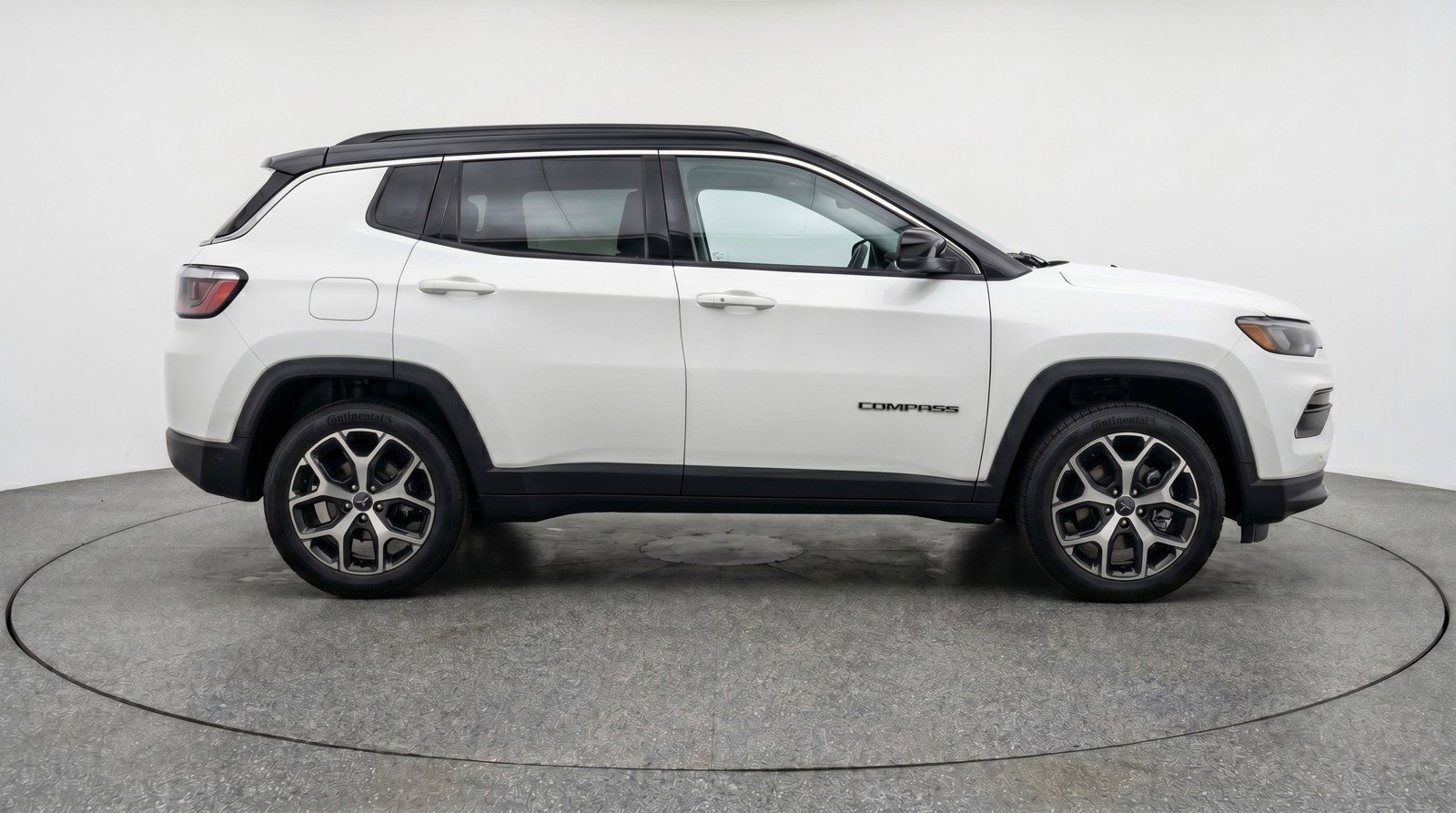 Used 2025 Jeep Compass Limited image 11