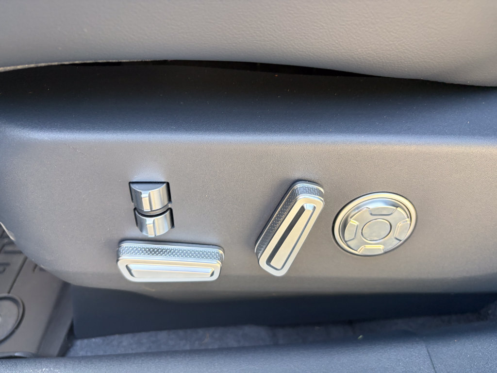 New 2026 Lincoln Nautilus Black Label AWD/4WD image 14