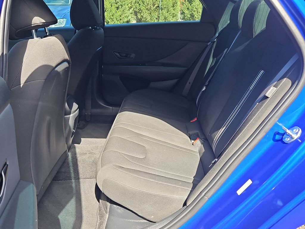 Used 2025 Hyundai Elantra SEL FWD image 24