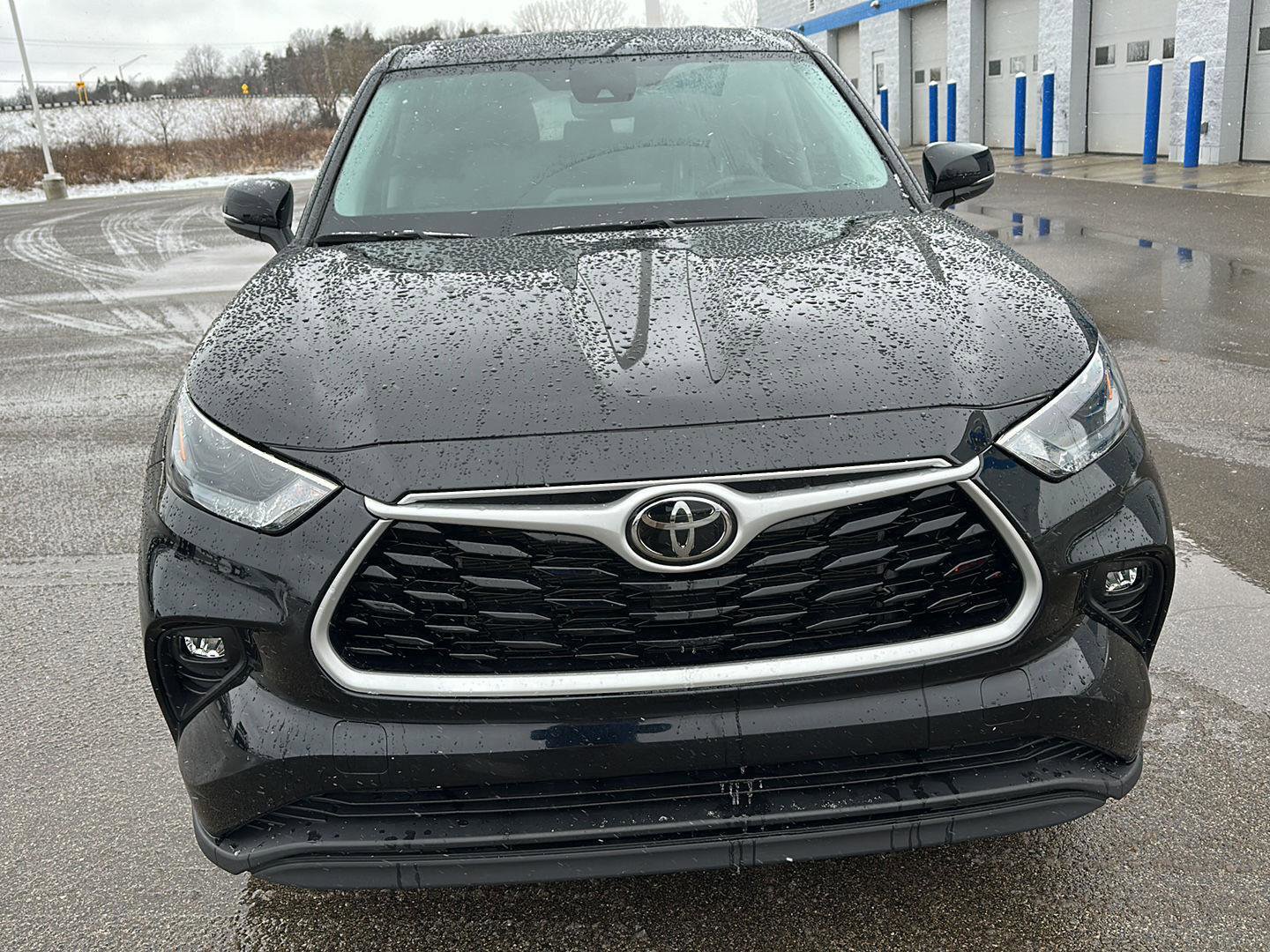 Used 2023 Toyota Highlander LE image 13