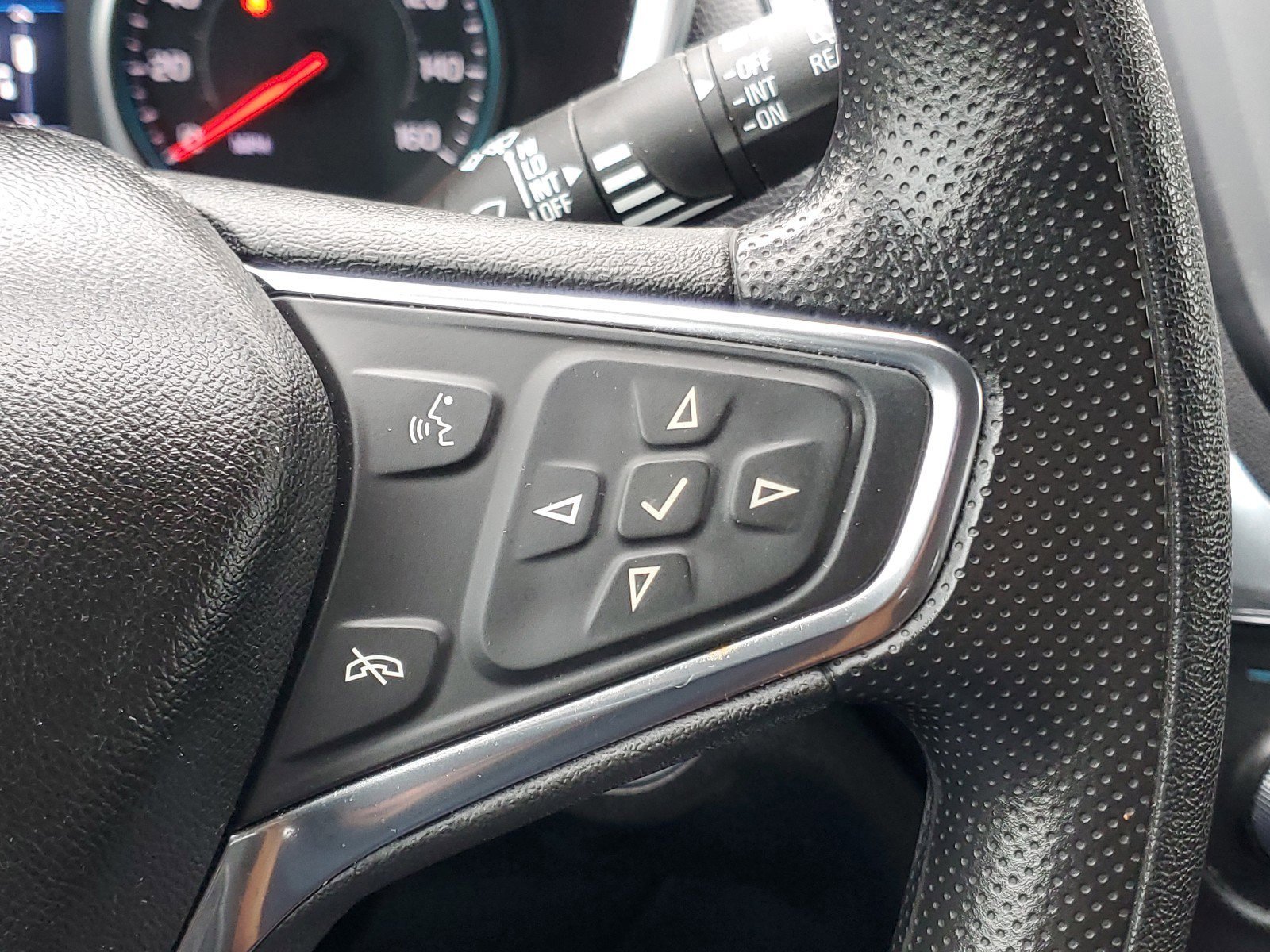 Used 2020 Chevrolet Equinox LT image 23