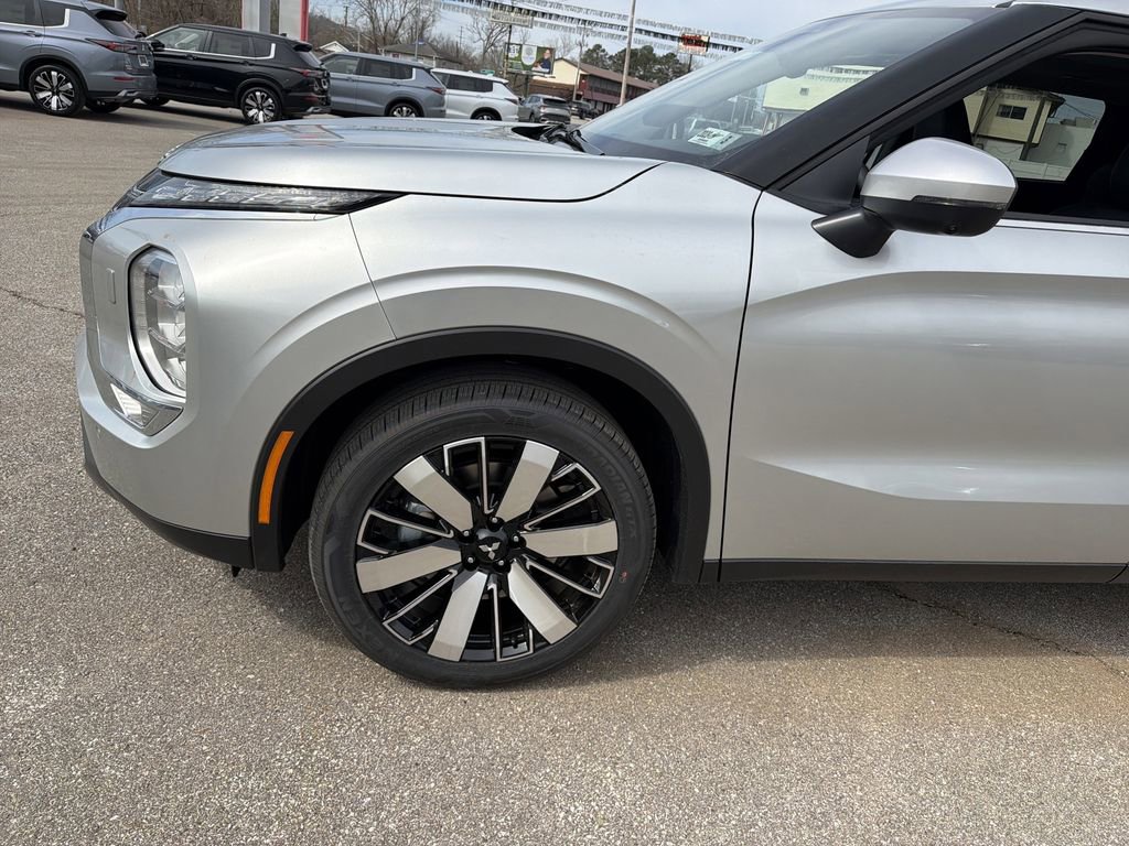 New 2026 Mitsubishi Outlander SE AWD/4WD image 9
